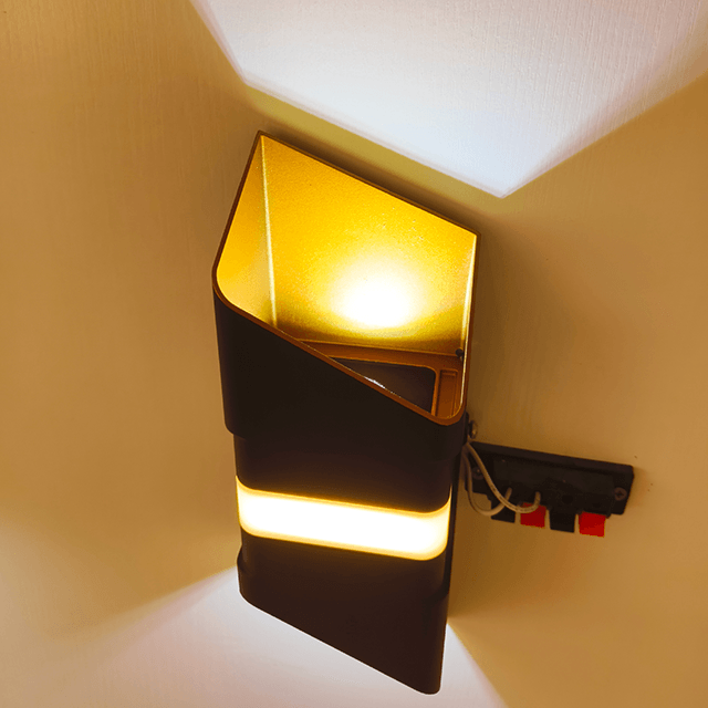 Small Wall Lamp 1