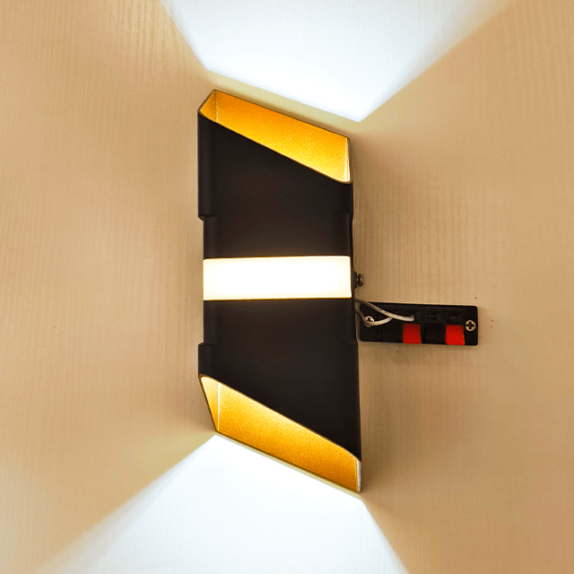 Small Wall Lamp 1