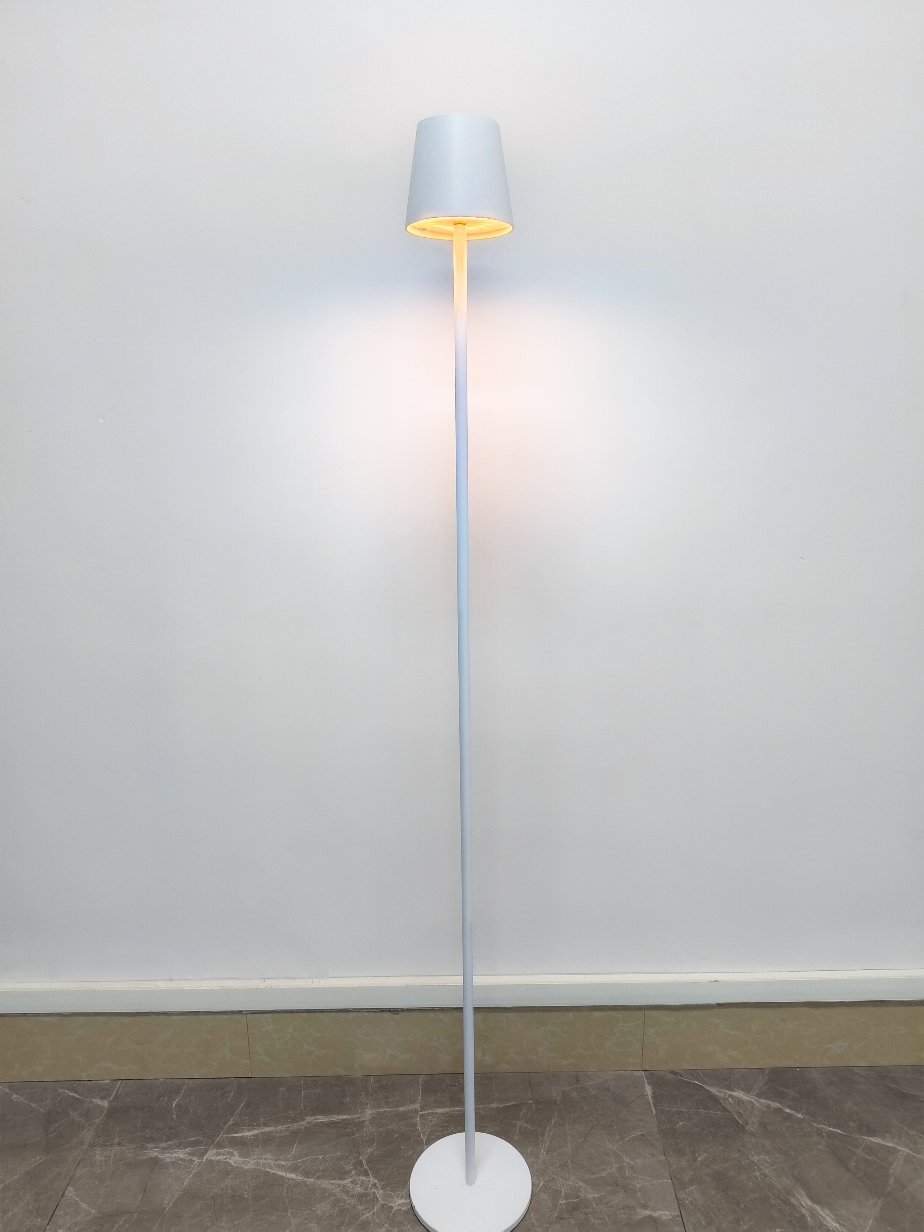 Cream White Simple Type-c Rechargeable Floor Lamp