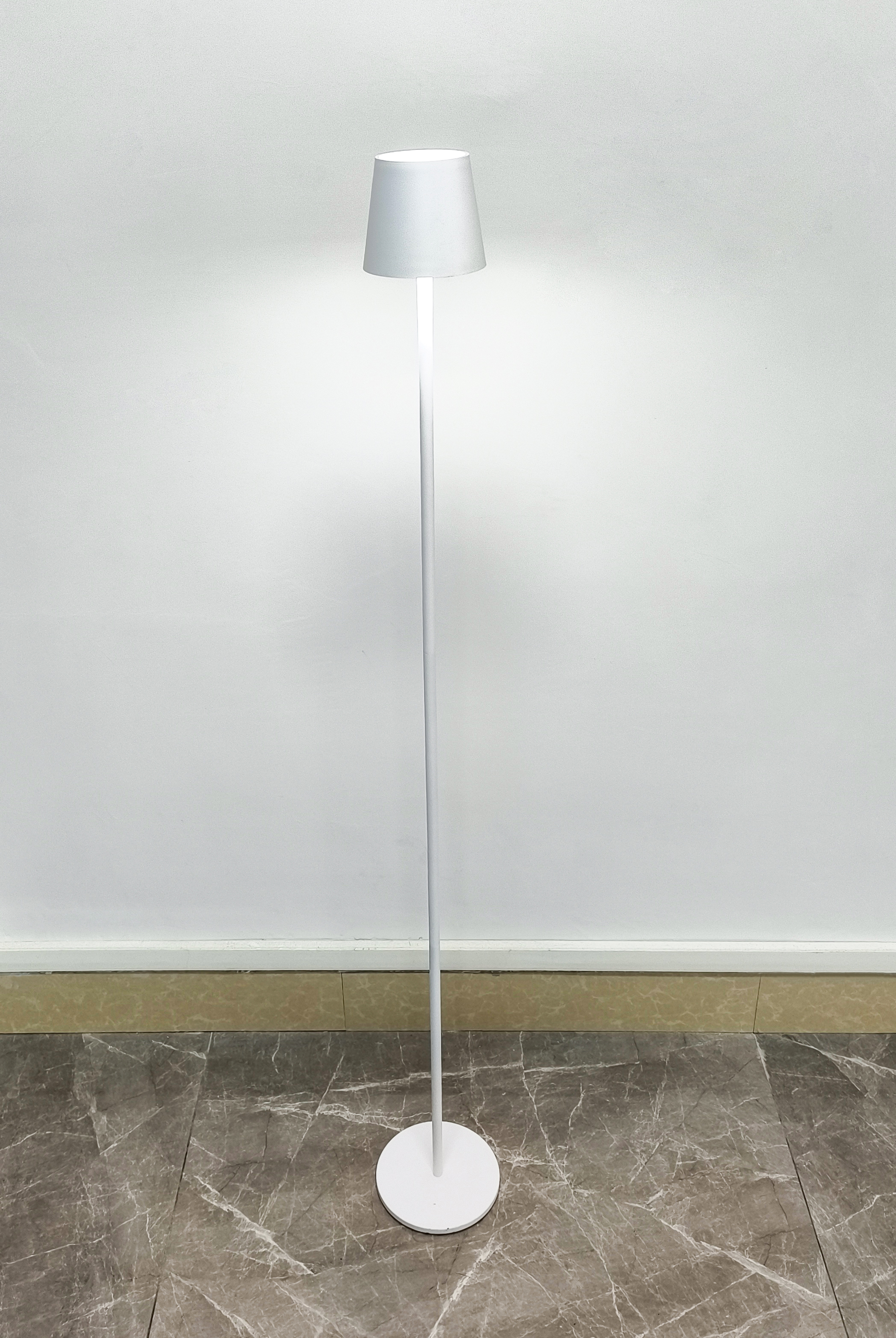 Cream White Simple Type-c Rechargeable Floor Lamp